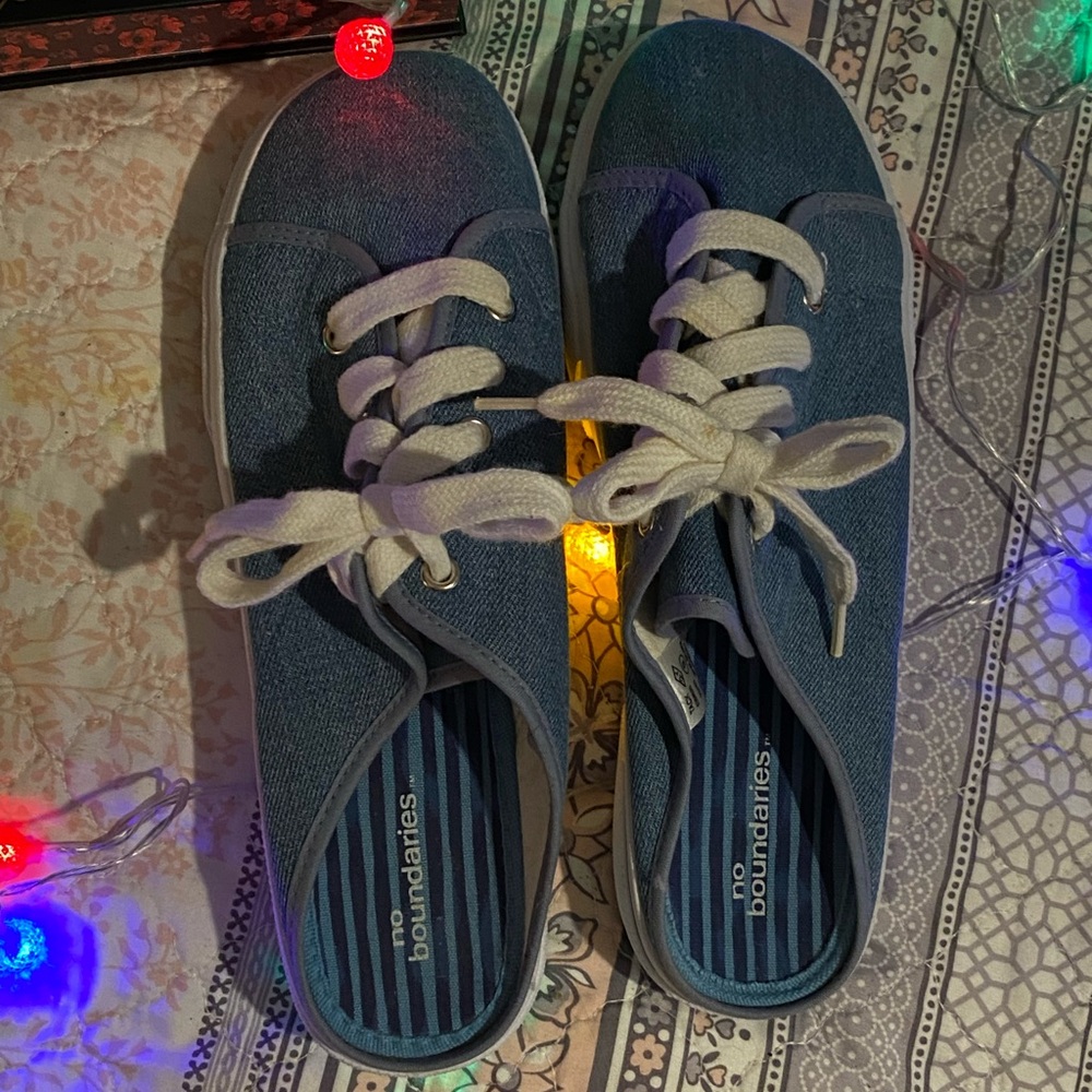 No Boundaries slip on Sneakers